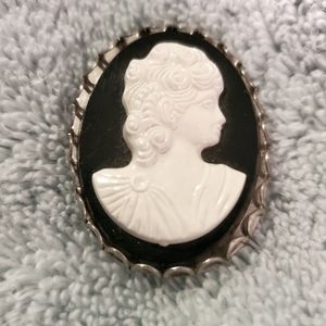 Vintage Cameo Brooch